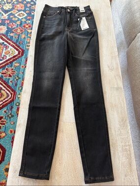 Judy Blue Skinny Fit Jeans